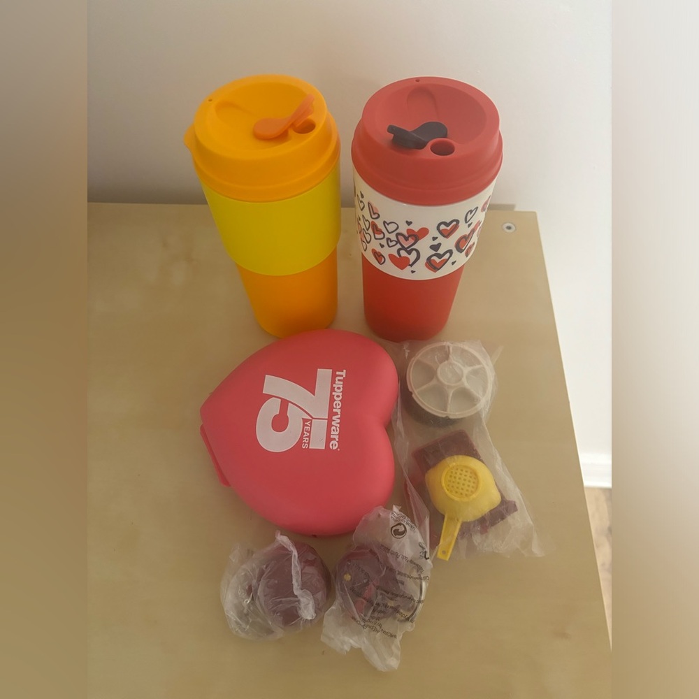 Tupperware bundle !!